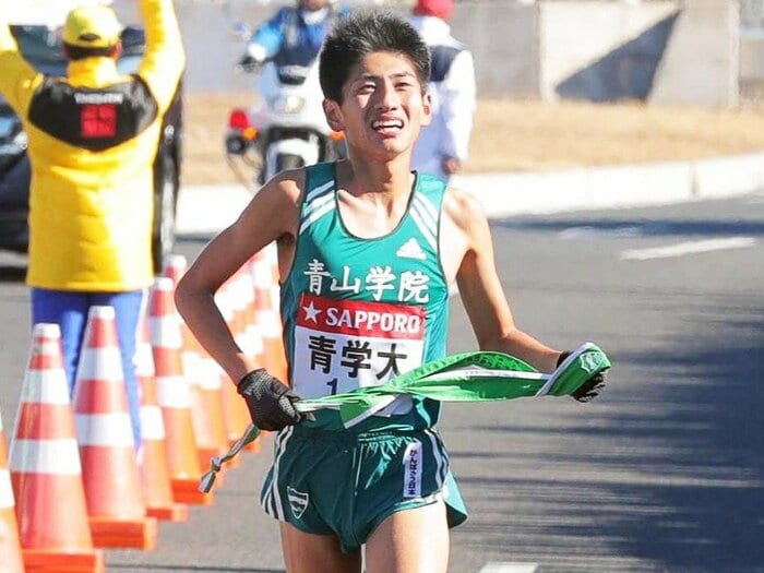 大学4年間で箱根駅伝初優勝から4連覇「青学大2014年組」中村祐紀と田村和希の出会い「同期の中でバチバチに」「アイツはすごく尖っていた（笑）」＜Number Web＞ photograph by JIJI PRESS