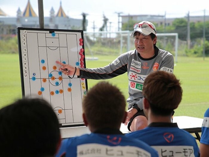 若き才能が伸びる霜田メソッドとは。レノファ山口のキャンプ潜入・後編。＜Number Web＞ photograph by Norio Rokukawa