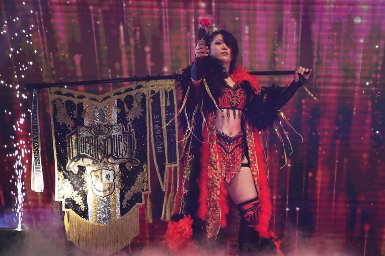 11月19日の赤いベルト戦。挑戦者・林下詩美の入場シーン