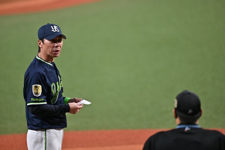 シリーズ2戦不振だった3番・山田哲人を第3戦で1番に起用したヤクルト高津臣吾監督　©︎Hideki Sugiyama
