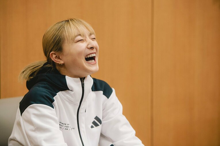 『そうだね、焼肉食べれるように頑張ろう』坂本花織の緊張をゆるめる「プラスワンな存在」(5)