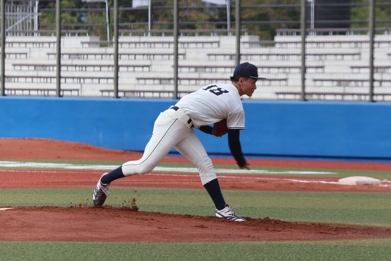 最速156キロの剛腕・藤原聡大の投球フォーム（６／７）　©︎Fumi Sawa