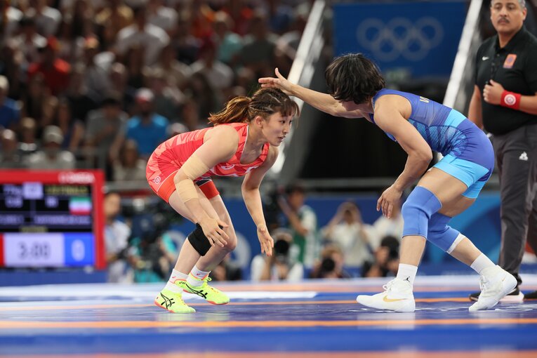 レスリング女子50kg級1回戦、須崎優衣vs.ビネシュ・フォガト　©Kaoru Watanabe/JMPA