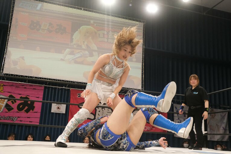 「自分以外はみんな敵だと…」うつ病を患った女子プロレスラーのその後…引退→復帰も経験した真白優希の思い「同じ病気の人たちにも試合を見てほしい」(61)