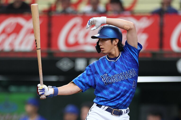 スーパールーキーとしてデビューした度会隆輝の1年目の成績は75試合出場で.255、3本塁打、24打点、2盗塁。潜在能力はこんなものではないはずだ ／ photograph by JIJI PRESS