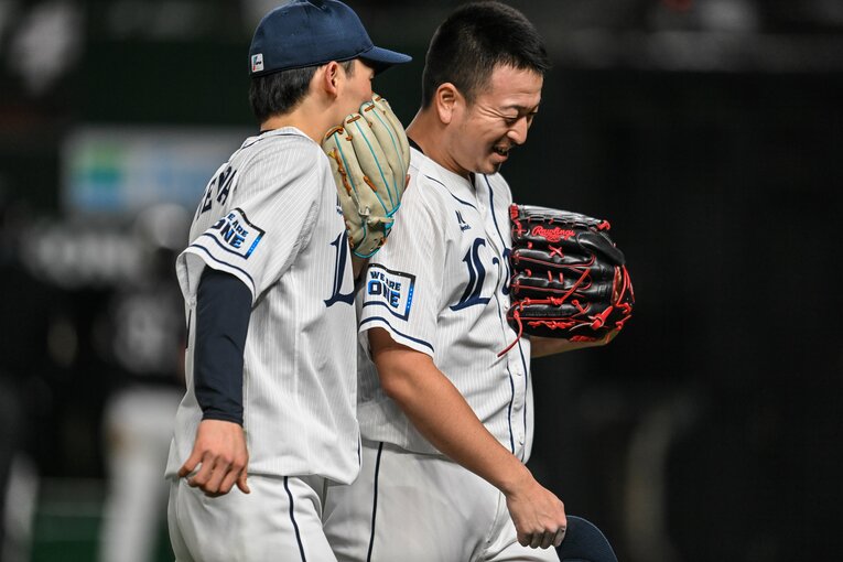 投手陣への声かけなど、チームを盛り立てる振る舞いが目立った源田　©︎Nanae Suzuki