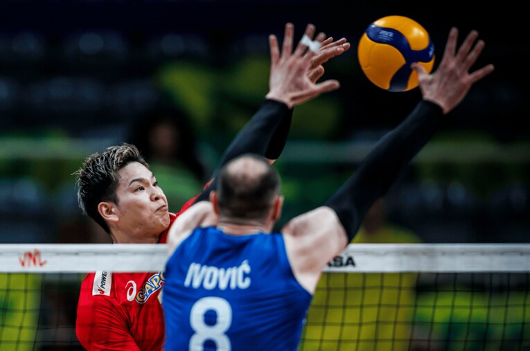 西田有志（VNLセルビア戦）©︎Volleyball World