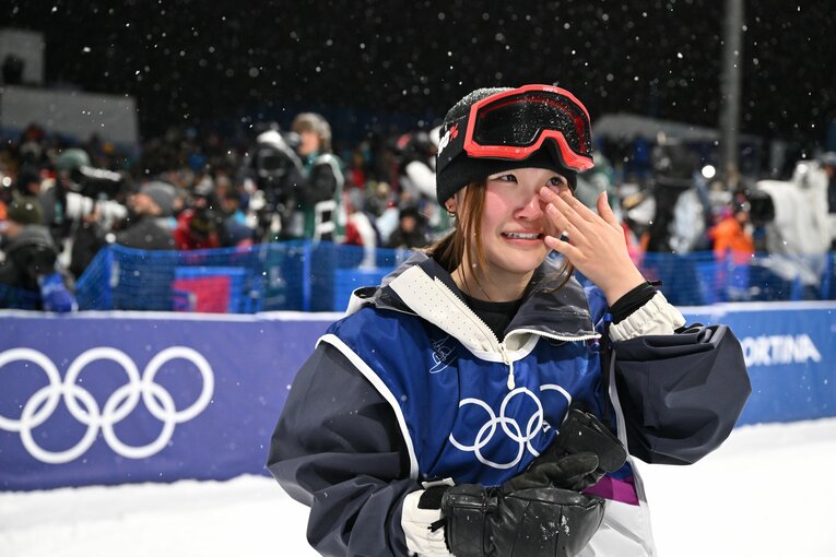 小野光希は感極まって涙を浮かべた　©Kaoru Watanabe/JMPA