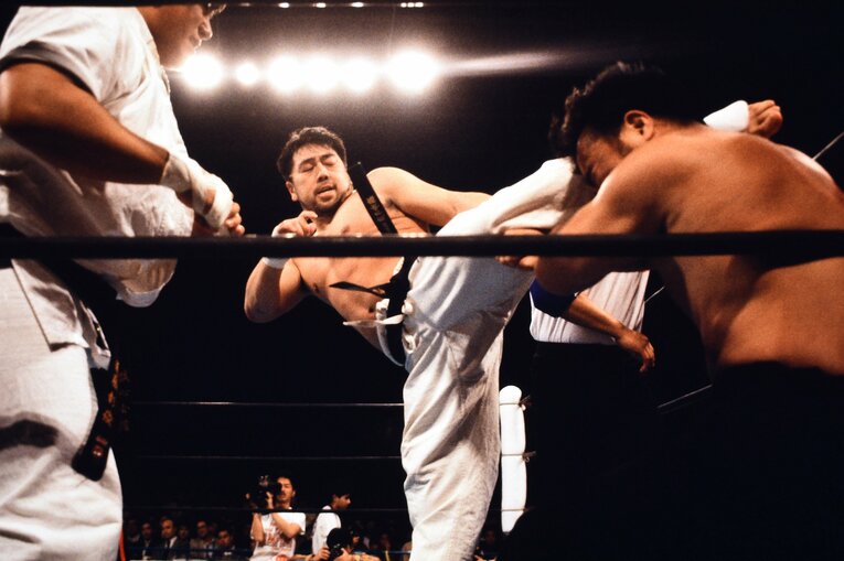 後に平成維震軍を結成する越中詩郎らと激しい抗争を繰り広げた