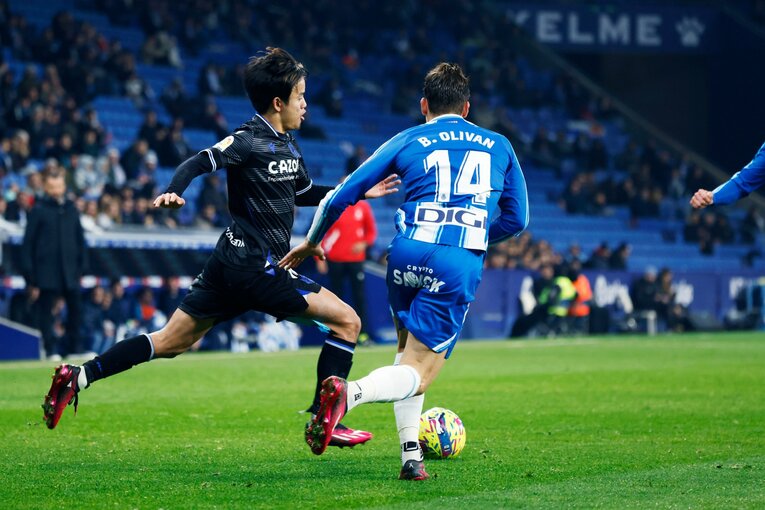 「クボの鮮烈ボレーに加えて…」“ハイライトだけではもったいない”ソシエダ久保建英の飛躍を現地撮影「特筆すべきはゴール直前の守備」(33)