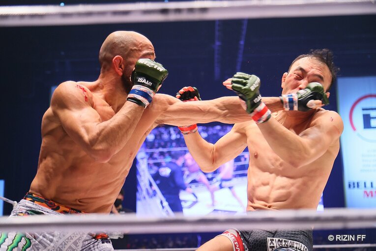 次鋒戦。キム・スーチョルvs.フアン・アーチュレッタ　©RIZIN FF