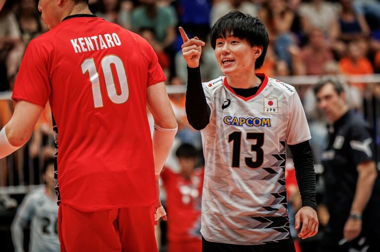 パリ五輪代表入りを懸けてアピールを続ける小川智大（写真は今年5月の親善試合オランダ戦） ／ photograph by Getty Images