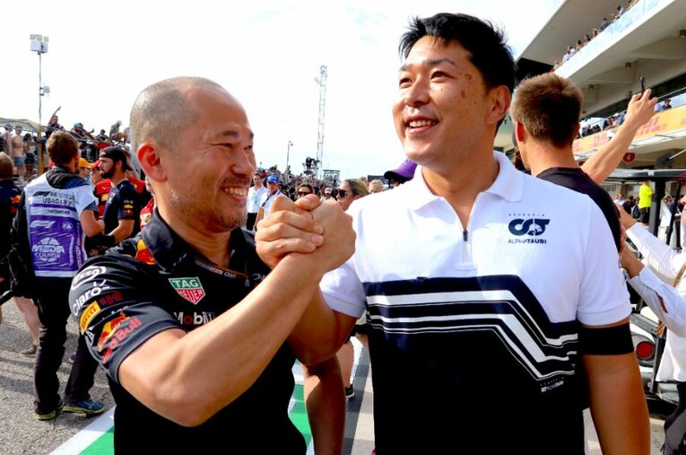 ホンダのエンジニアとして2022年シーズンをともに現場で戦った、TDの本橋（右）とメカニックの吉野 ／ photograph by Msahiro Owari
