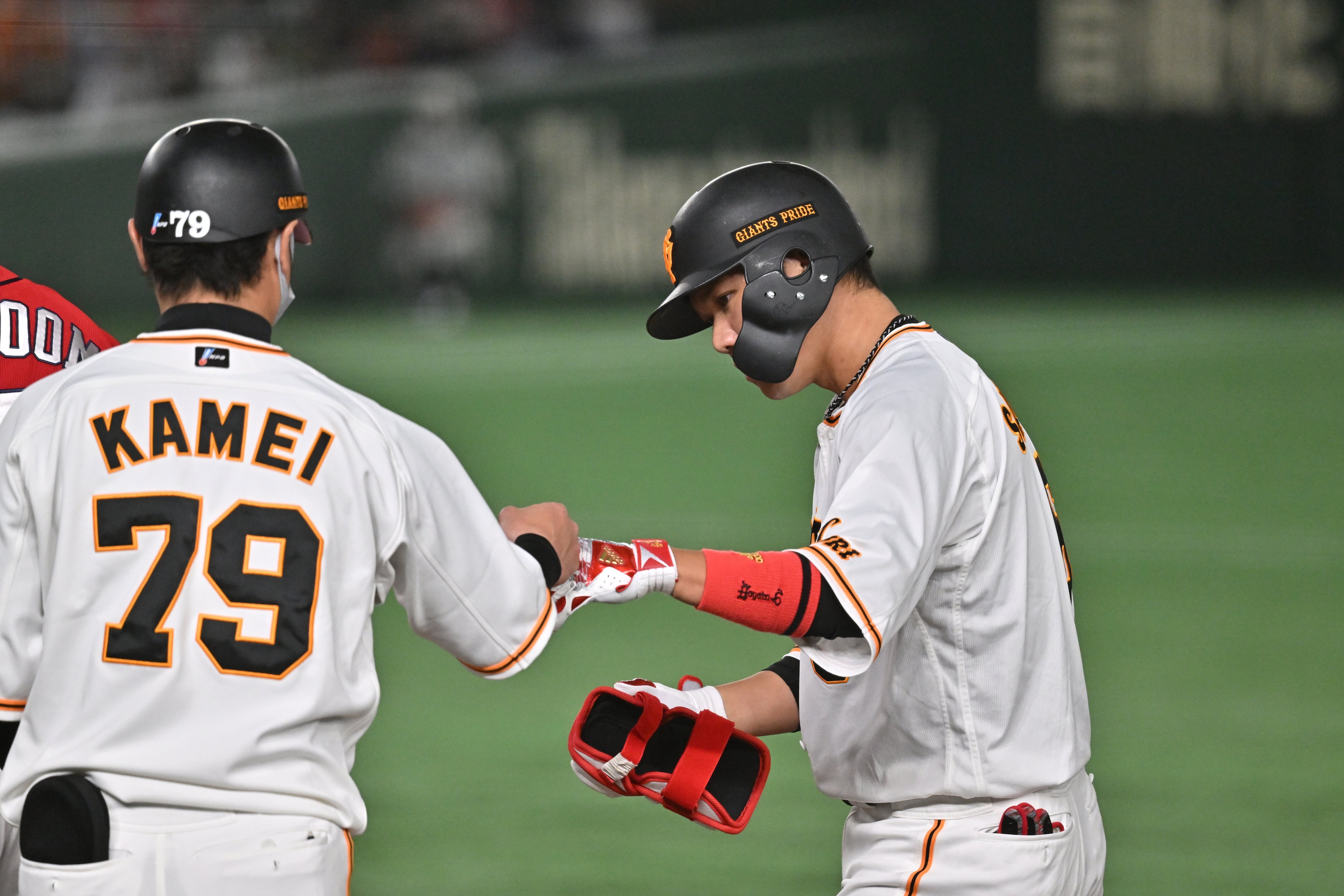 普通のヘルメットは1万円ぐらいですが 高校野球で フェイスガード は本当に流行るのか 大阪桐蔭が誰も使っていなかった事情とは Number Web この春も 野球専門店 ベースマン立川店の ｄメニューニュース Nttドコモ