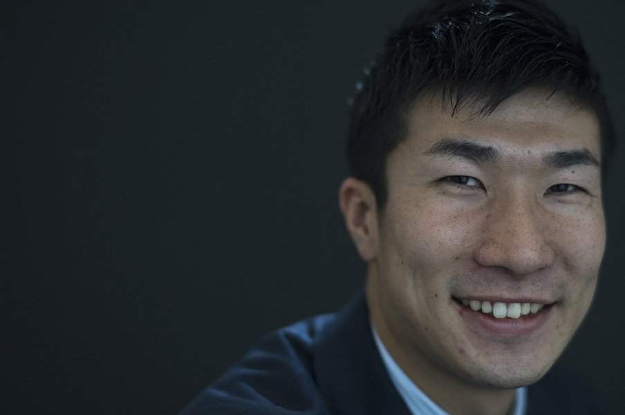 日本人初の9秒台。NumberMVPを勝ち取ったその足は扁平足だった!?<Number Web> photograph by Takuya Sugiyama