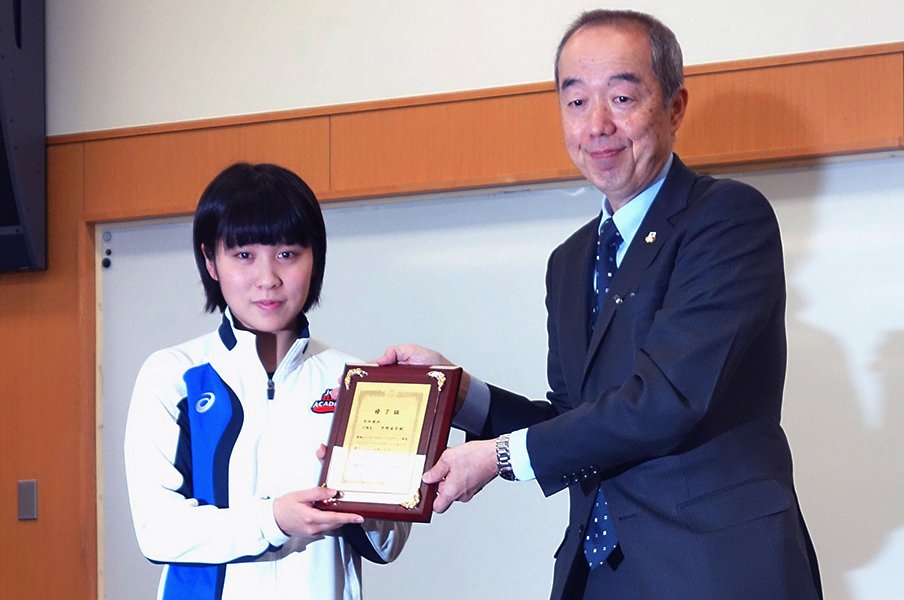 “異例”のタイミングでプロ宣言。平野美宇、知られざる半年間の葛藤。<Number Web> photograph by Kyodo News