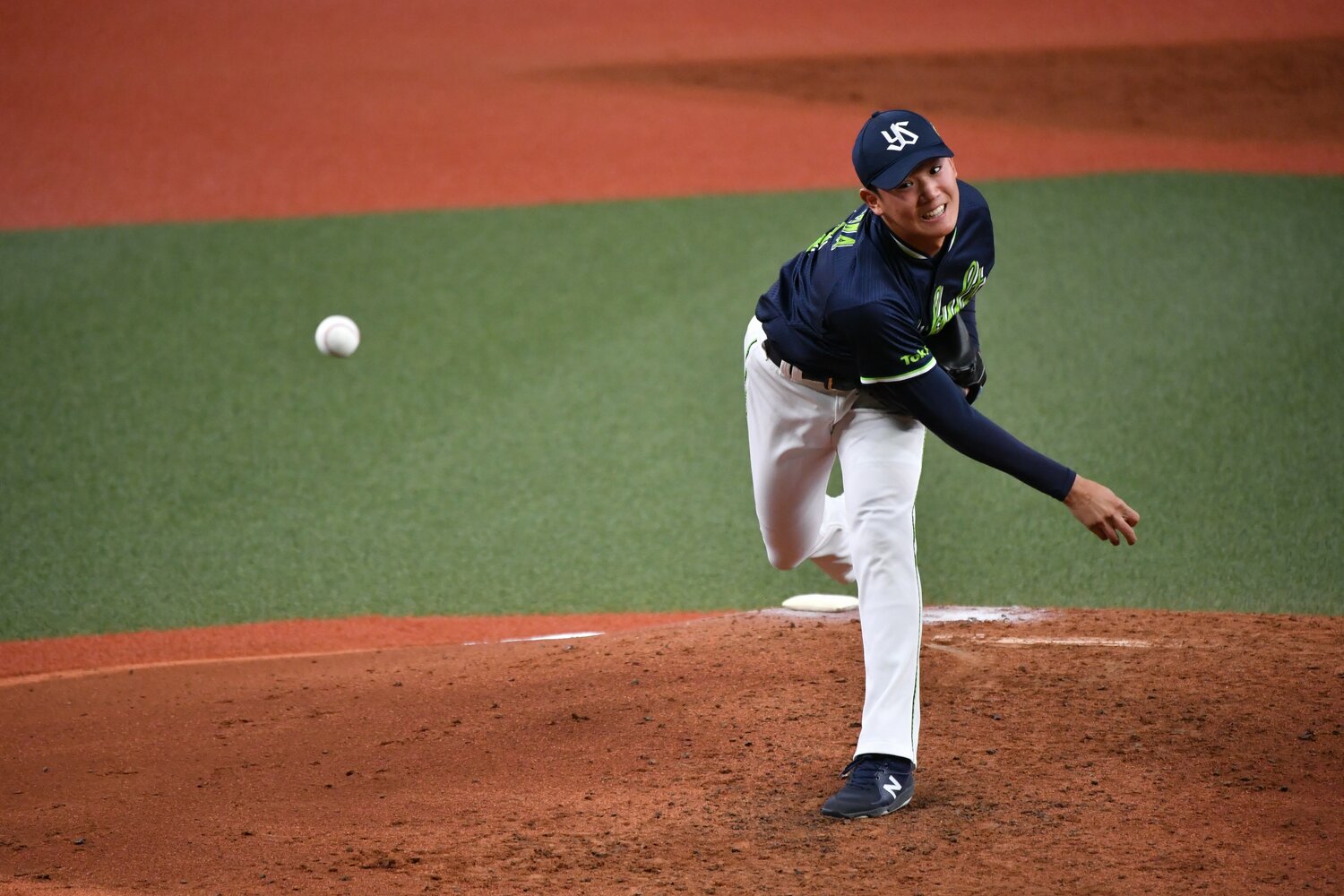 日本シリーズで力投する奥川恭伸　©︎Hideki Sugiyama