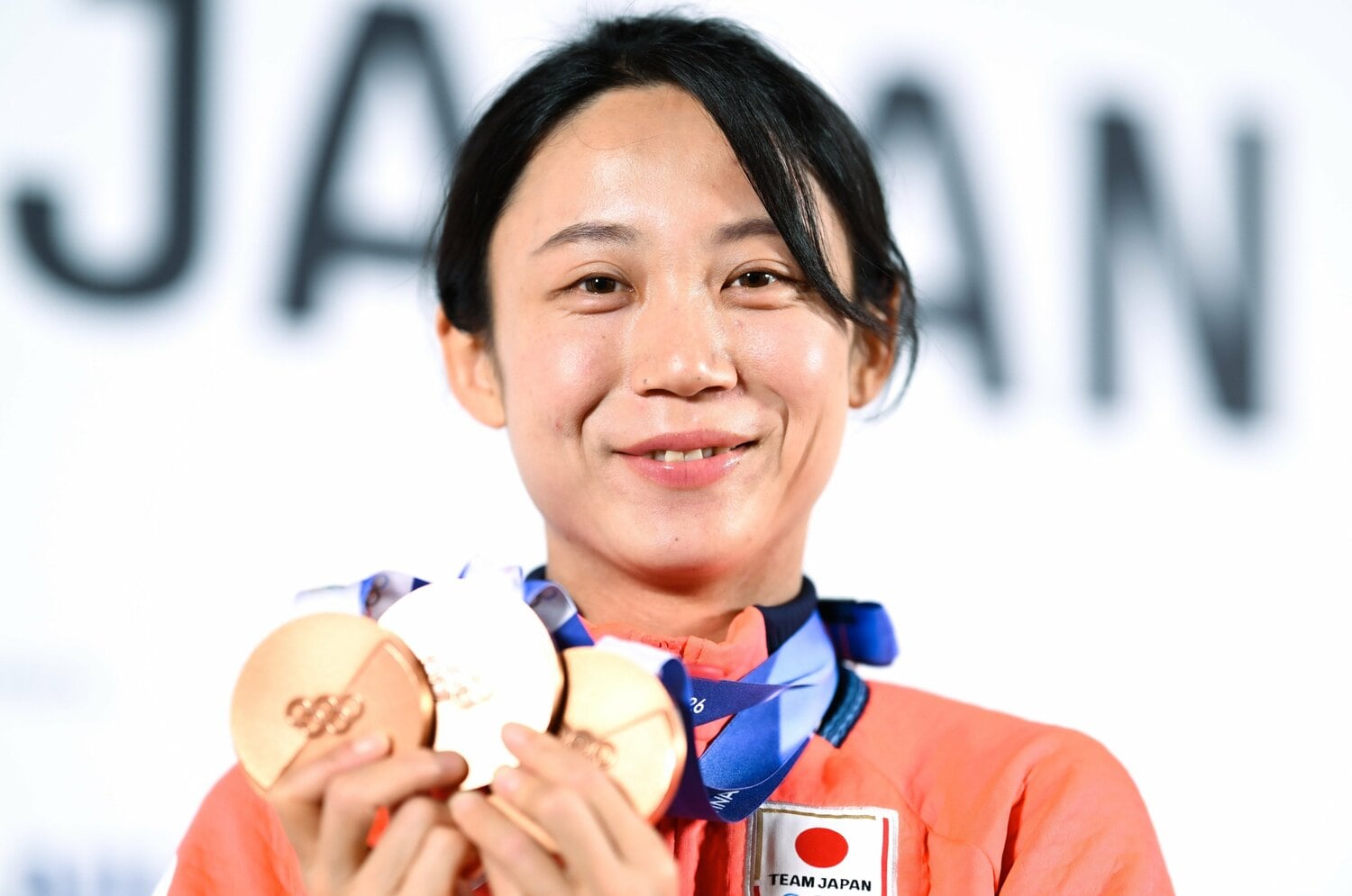 「美帆に絶対負けたくない」から12年…高木菜那が妹・高木美帆の“最後の五輪”を見つめた表情の意味「結構、心配しているんだろうな」