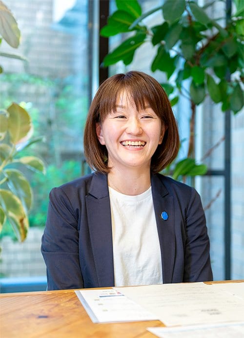 佐賀県でSSP構想を担当する田久保真美。市民ランナーとしてフルマラソン大会に出場し、日頃からスポーツに親しんでいる