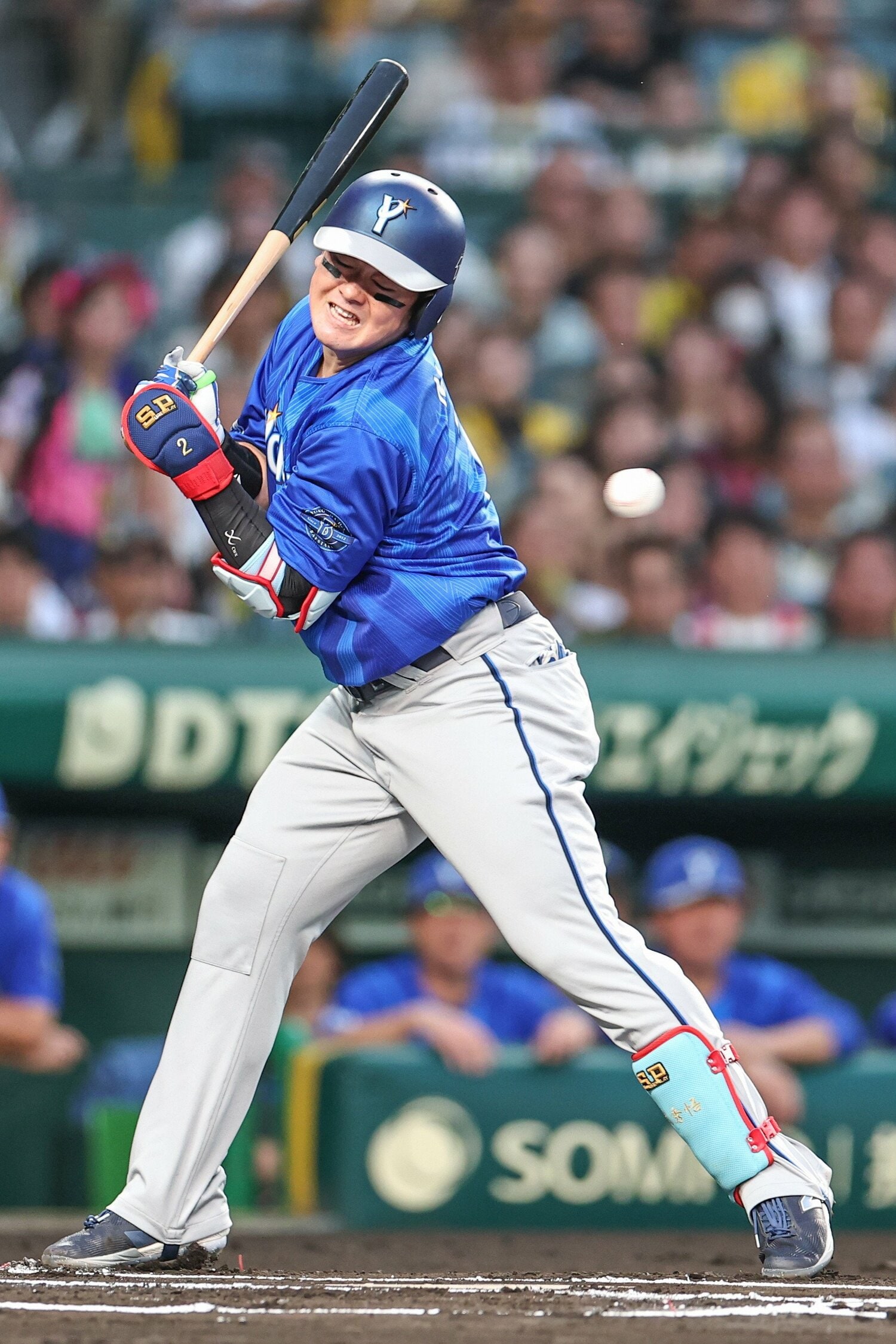 9月5、6日と連続で死球を受けたDeNA牧秀悟 ©:JIJI PRESS