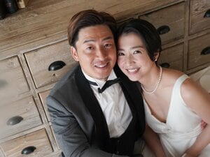 「その笑顔に、ズキュン！って」テレビに映るプロ野球選手に一目惚れ→3年後に結婚…女優の妻が明かす「“推し”だった」右腕とのドラマチック結婚秘話