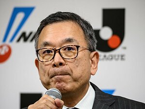 Jリーグ中断で今、何が起きてる？クラブ財政への配慮と厳しい日程。