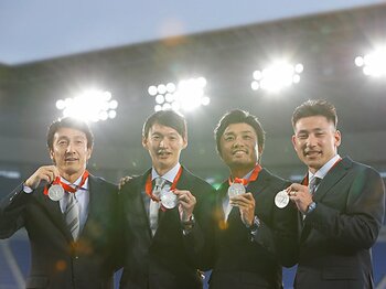 北京五輪4継の日本の“繰り上げ”銀。原因の選手は「何も話したくない」。＜Number Web＞ photograph by AFLO