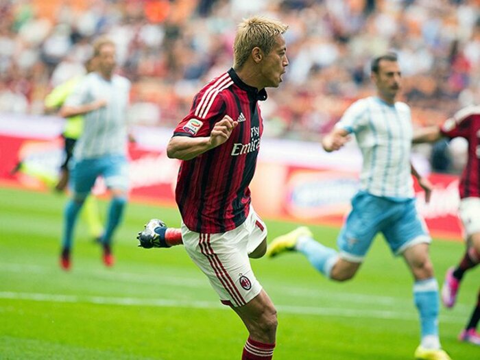 「本田のゴールは攻撃の理想形」開幕戦勝利でミランに満ちる一体感。＜Number Web＞ photograph by AFLO