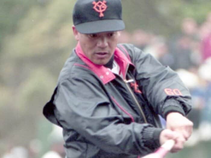 野村克也監督「死球くらいでガタガタ言うな！」野村ヤクルトと長嶋巨人が“大乱闘”…ノムさんに狙われた巨人落合博満40歳「落合は何を考えとるんや」＜Number Web＞ photograph by KYODO