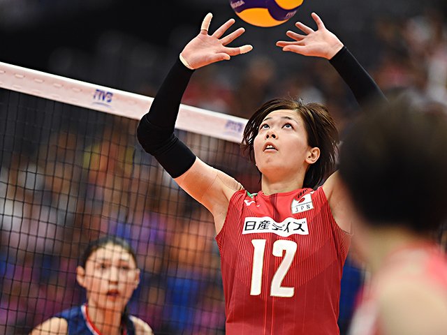 バレーボール(プロ選手が、使っていた 遅咲きの不器用なセッター佐藤美弥。初のW杯……1人で背負わなくていい