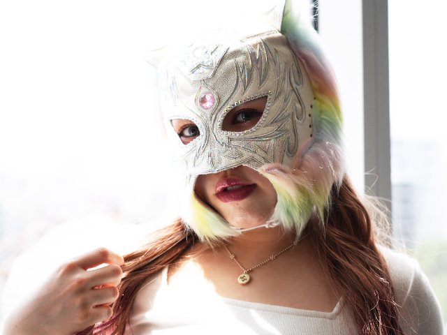 上谷沙弥がメディアに出まくって…」“人気覆面レスラー”スターライト