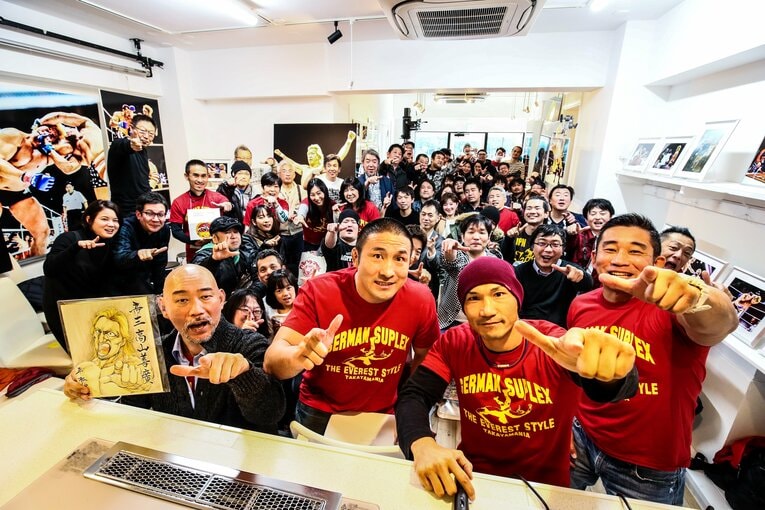 2017年12月、筆者のスタジオで催された高山のチャリティー写真展の様子