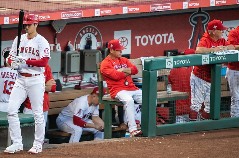 2021年の大谷とマドン監督（右端） ©Nanae Suzuki