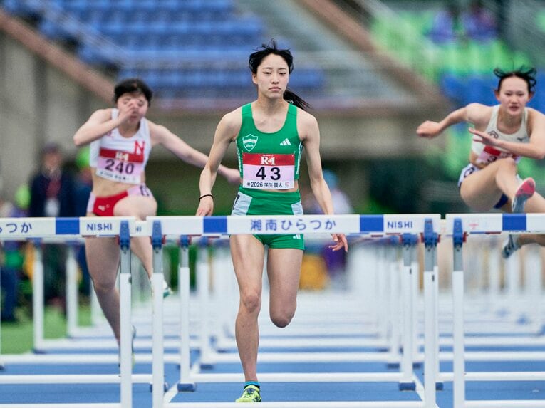 長い手足を活かしたスムーズなハードリングが武器だ　©Yuki Suenaga