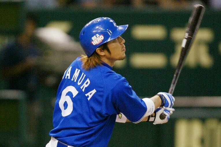 2004年、「3割40本100打点」というスラッガー理想の成績を残した多村。まさかその2年後にトレードを告げられるとは　©JIJI PRESS