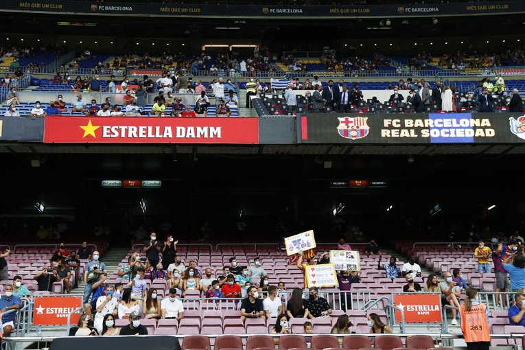 “メッシが去ったバルサとカンプノウ初戦”はどんな雰囲気だったか… 背番号10のファンと「前半10分のメッシコール＋ブーイング」〈現地撮影〉(13)