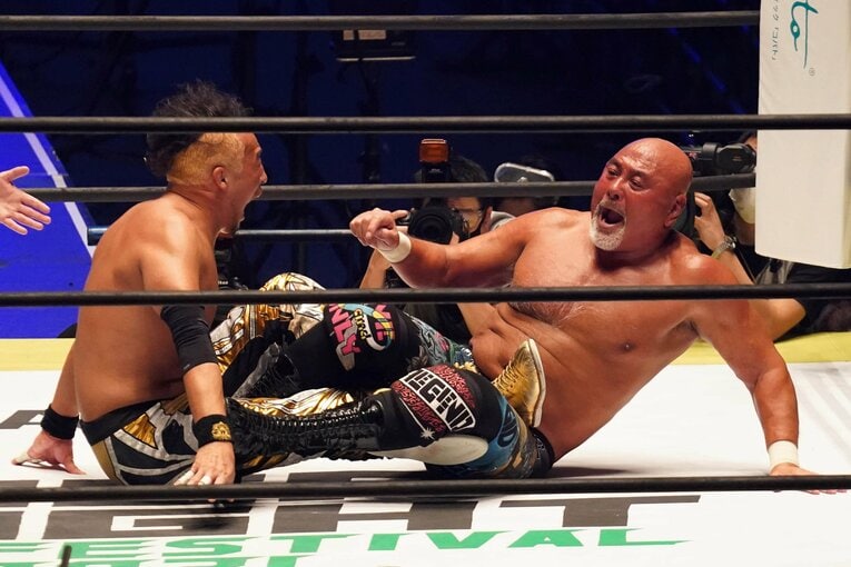 王座陥落でも…武藤敬司が“禁断のムーンサルト”の封印を解いたワケ「オレにはオレのノアより長い歴史がある」(4)