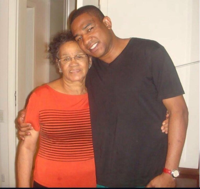 最愛の母と　※本人提供