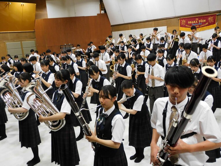 楽しそうに演奏する吹奏楽部の生徒たち　©︎Haruka Sato