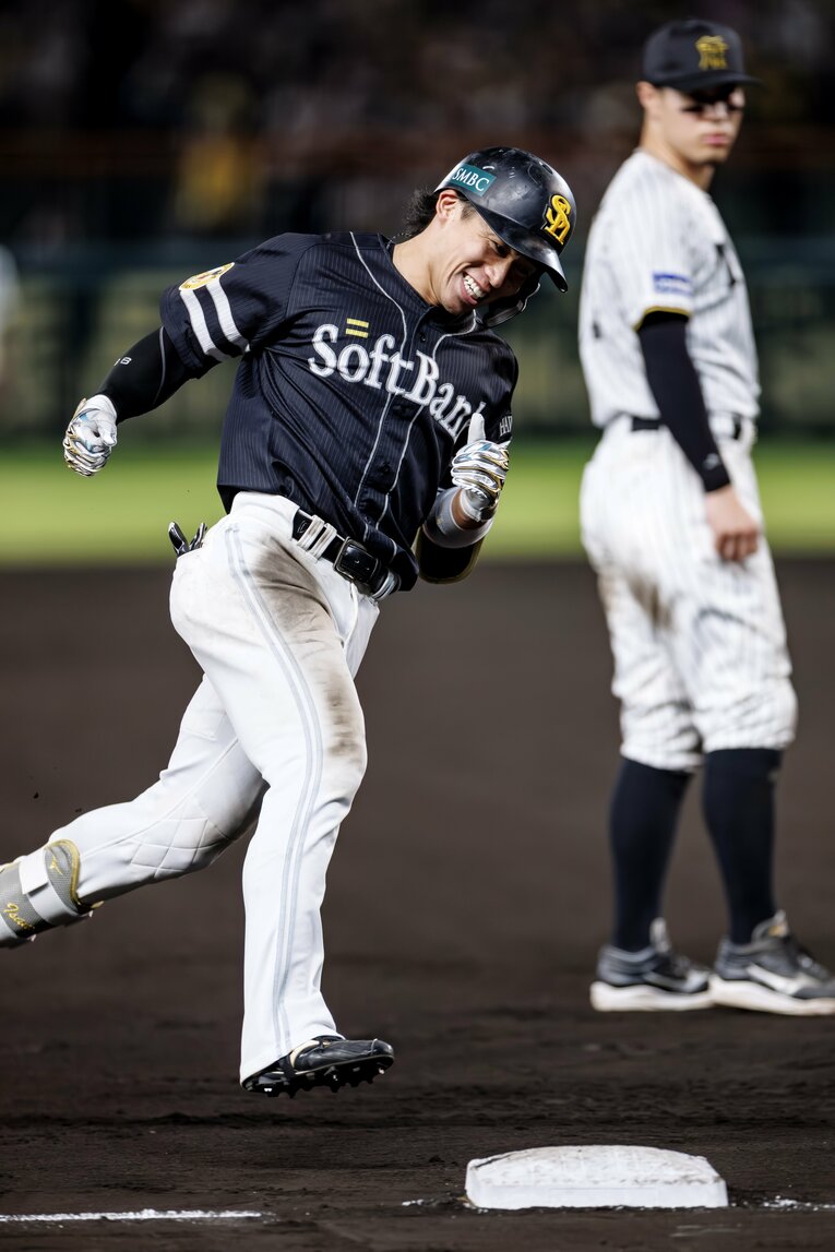 ソフトバンク野村勇の日本シリーズ優勝弾の瞬間！連続写真で一気に見る（7枚目／14枚中）©️Kiichi Matsumoto