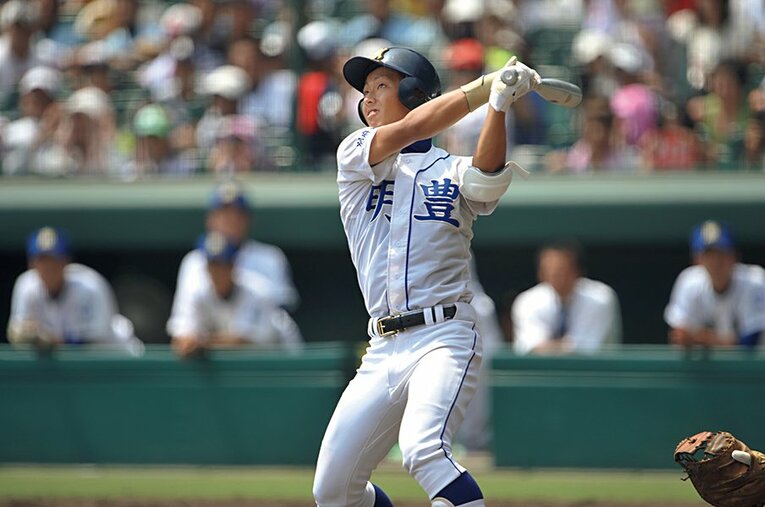 花巻東に完敗し、花巻東に勝つことを目指した明豊の主砲、今宮健太。やり切った末の敗戦には笑顔を見せた。　©Hideki Sugiyama