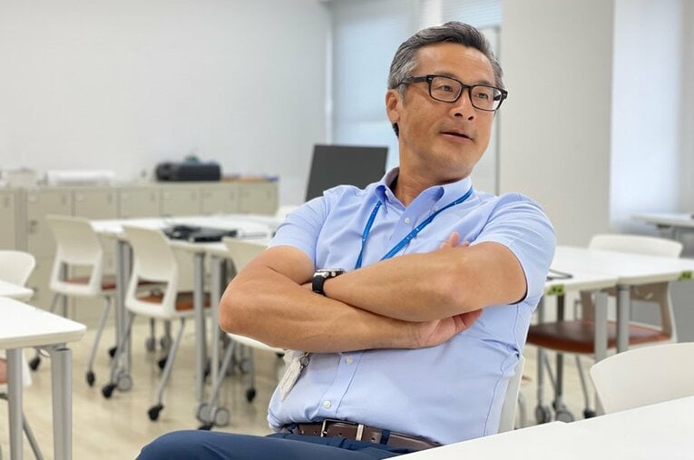 現在は故郷で家業を継ぎながら、福井工業大学教授の肩書きも持つ中垣内祐一（56歳）。ブランに託した代表チームの躍進を嬉しそうに振り返った　©NumberWeb