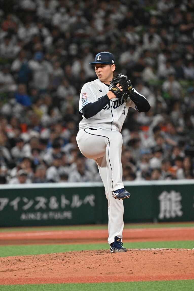 ルーキーながら10勝を挙げ、新人王有力候補の武内夏暉　©Hideki Sugiyama