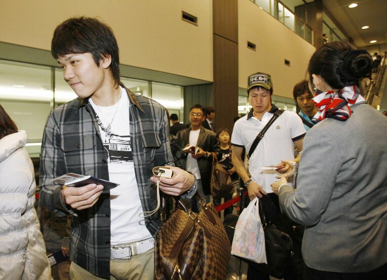 2008年プロ初の優勝旅行　©Kyodo News