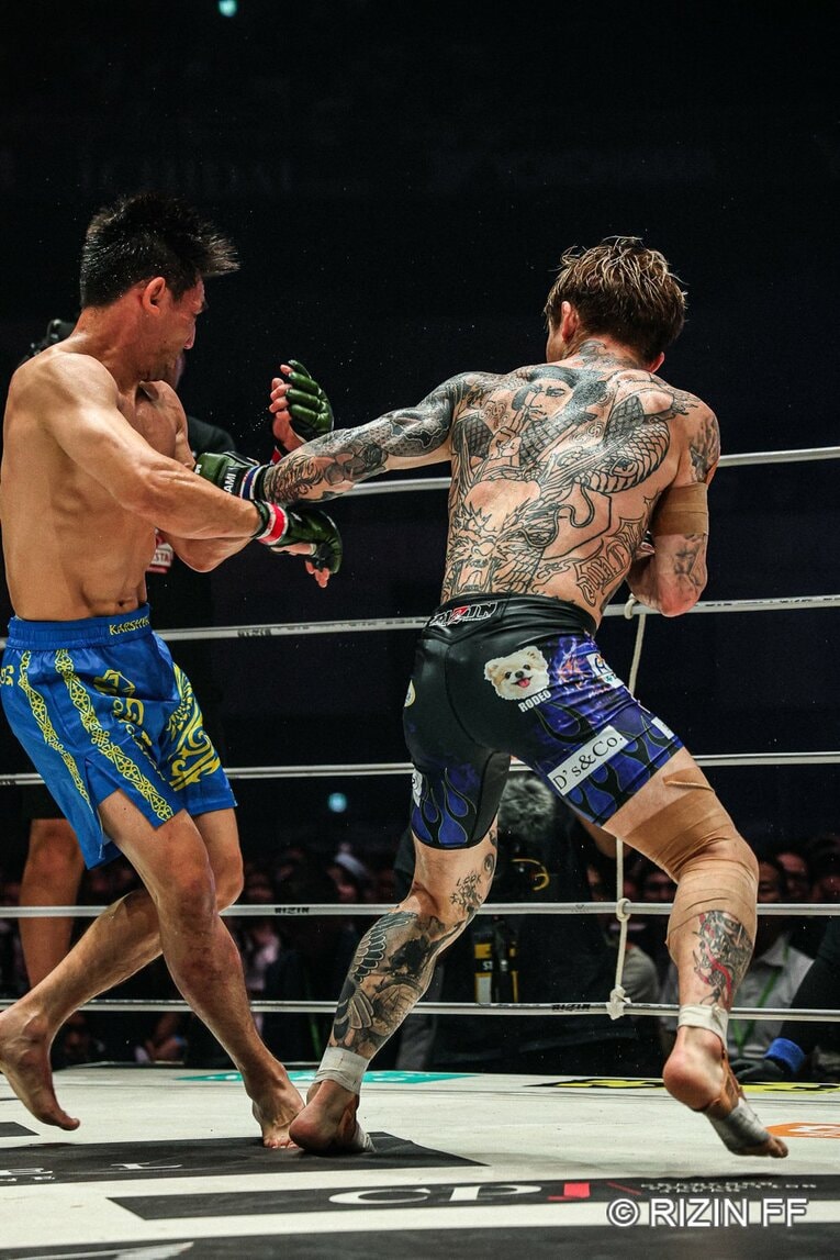 『超RIZIN.5』平本蓮vs.カルシャガ・ダウトベック　©RIZIN FF