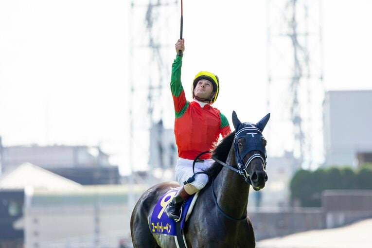 オークスを制したユーバーレーベンとデムーロ