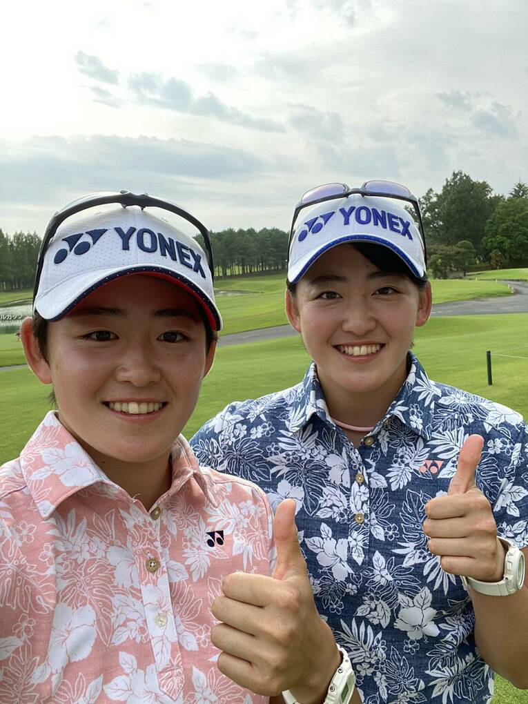 お揃いのウェアでポーズ（提供／父・雄士さん）