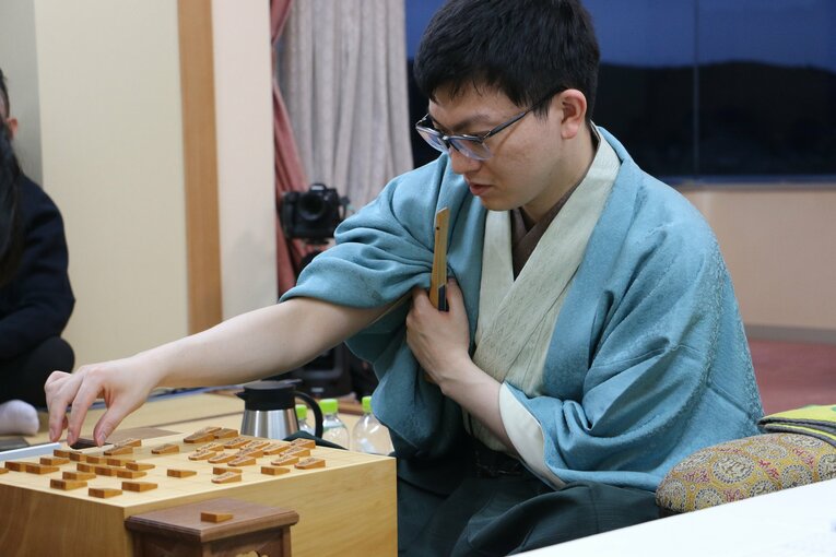 王将戦第5局、激選後の2人の様子（写真は右に続きます）　©Shintaro Okawa