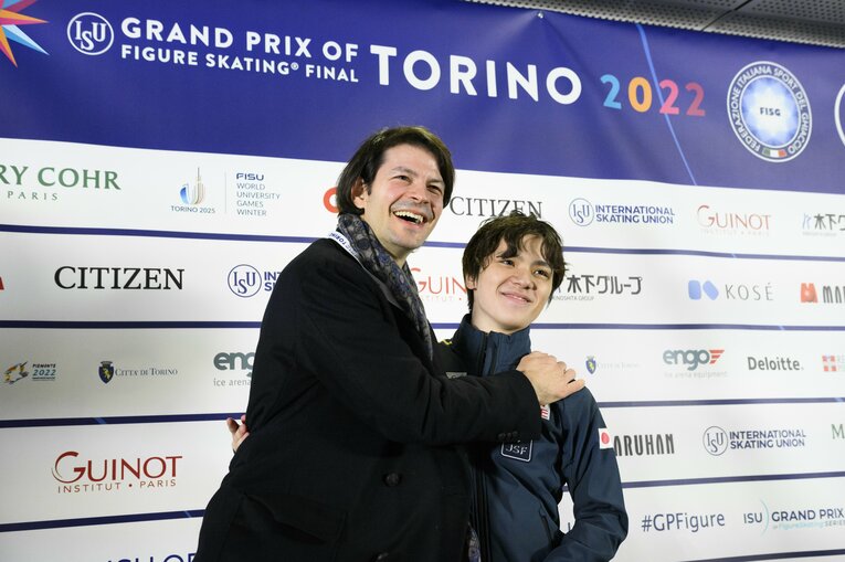 「昌磨のマジックを見せて！」世界王者・宇野昌磨を奮起させたランビエル・コーチの激励…300点超えに「スーパーエキサイティング」(48)