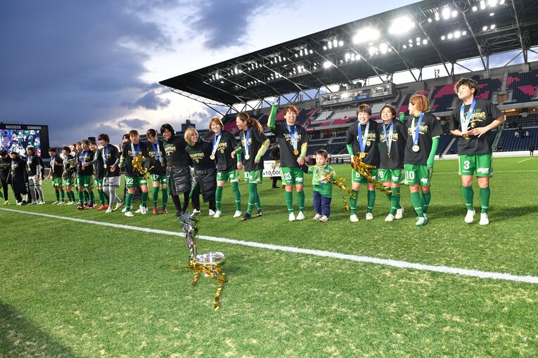 ベレーザの仲間たちと　©Miki Sano